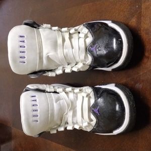 Jordan Max Aura Concord size 9